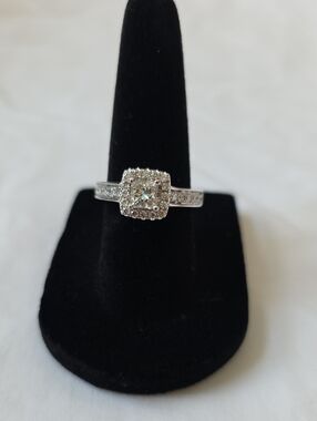 Sparkling Diamond Engagement Ring Or Right Hand Ring 14kt White Gold